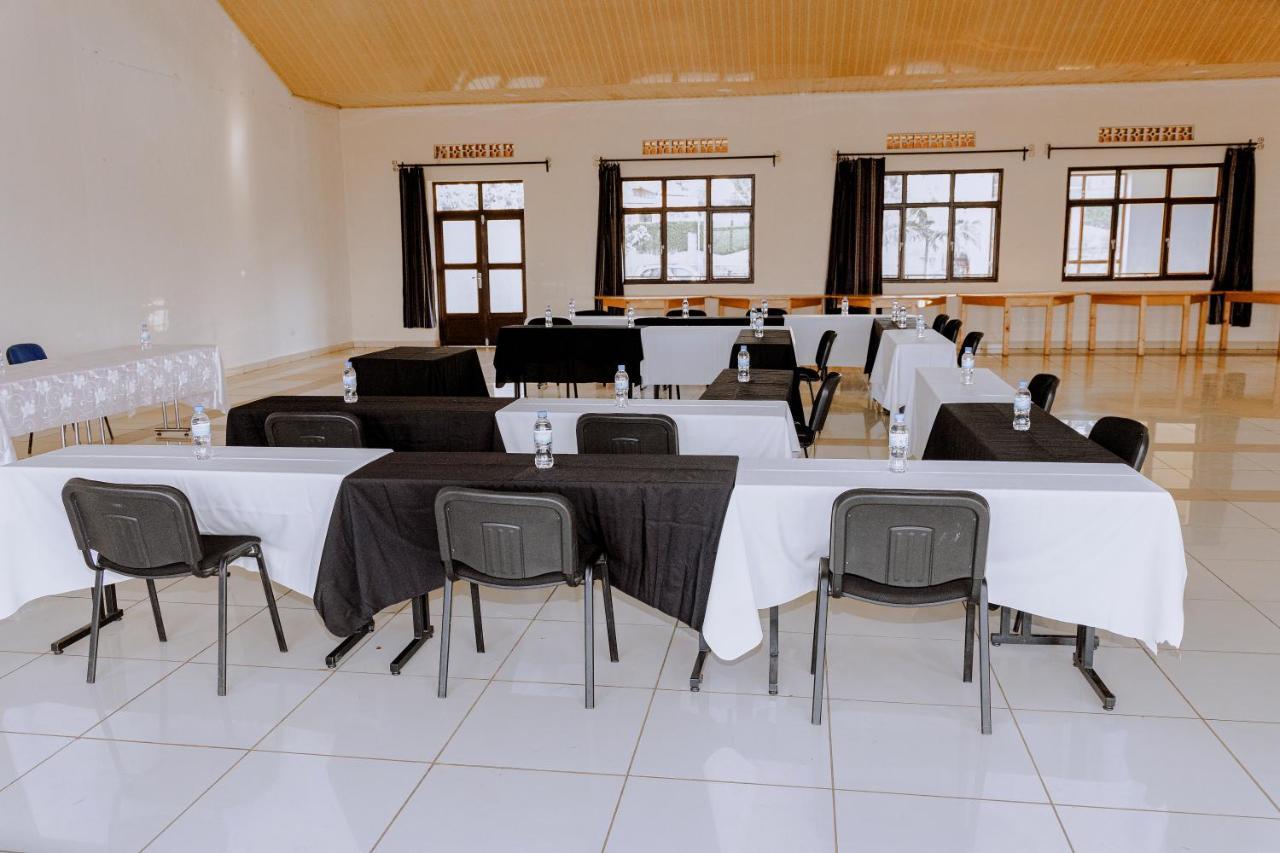 Centre Saint Vincent Pallotti Кигали Екстериор снимка